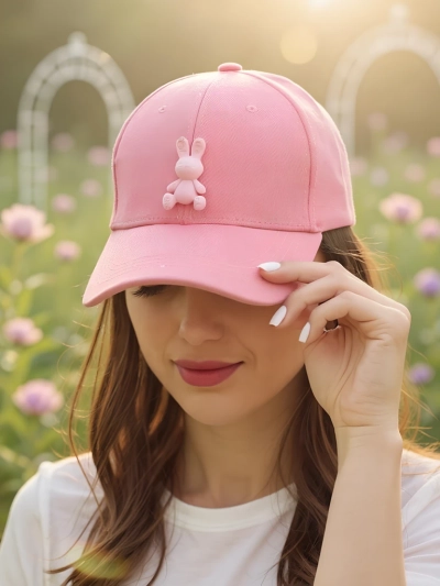 Royalfashion Kapa z vizirjem in modnim zajčkom