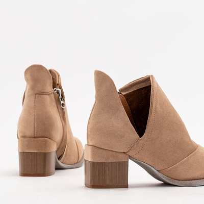 Royalfashion Jasnobrązowe damskie ocieplane botki na słupku Karela