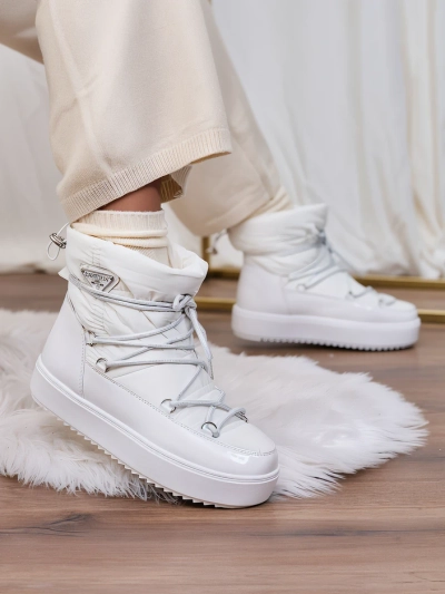 Royalfashion Ženski škornji a'la snow boots v beli barvi Vevnose