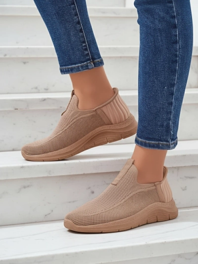 Ženski slip on čevlji Selene Bež – udobni športni copati s plosko peto
