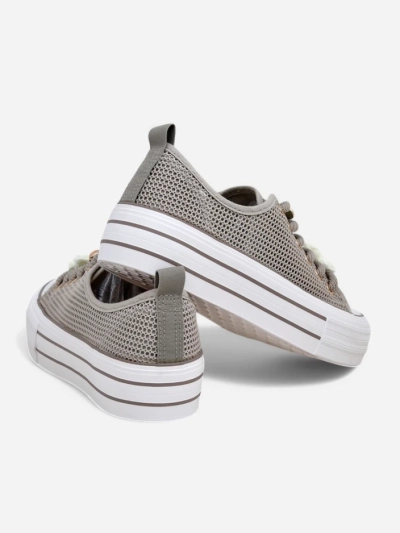 Royalfashion Ženske perforirane tenisice z okrasnimi elementi Osdo