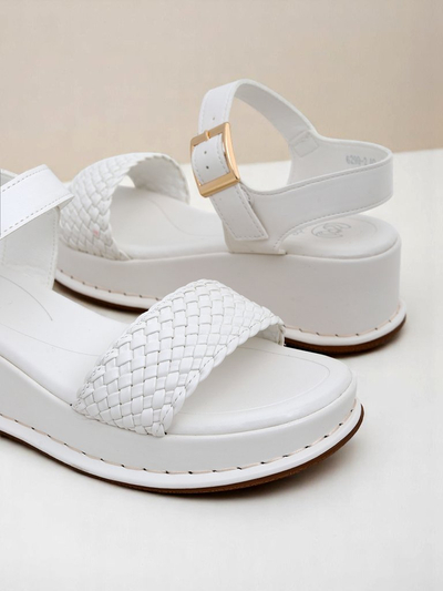 Royalfashion Ženske sandale s peto in pletenim paščkom Fiolle