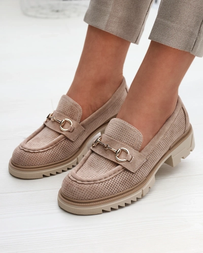 Royalfashion Jasnobrązowe ażurowe damskie mokasyny z łańcuszkiem Imerila