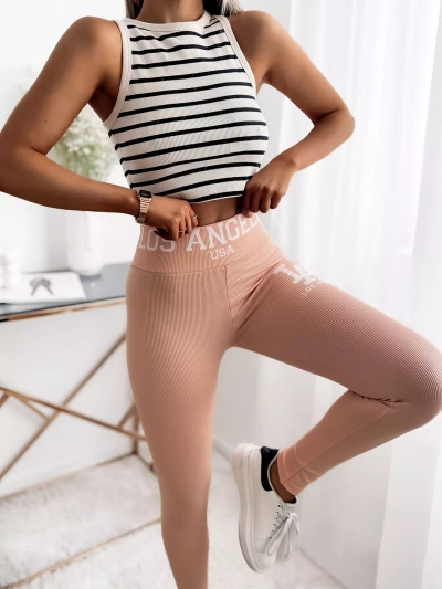 Royalfashion Pudrowe damskie prążkowane legginsy z napisami