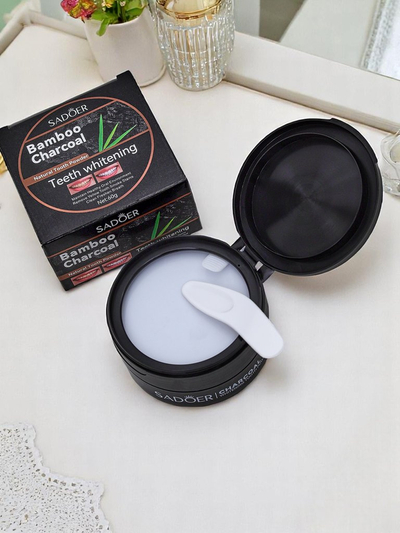 Sadoer belilni prašek za zobe odstranjuje madeže od kave, čaja in tobaka