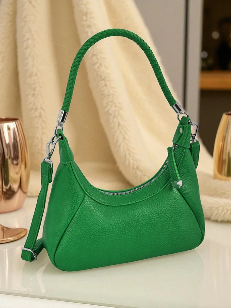 Royalfashion Majhna ženska torbica iz eko usnja z okrasnim pasom Lacquea