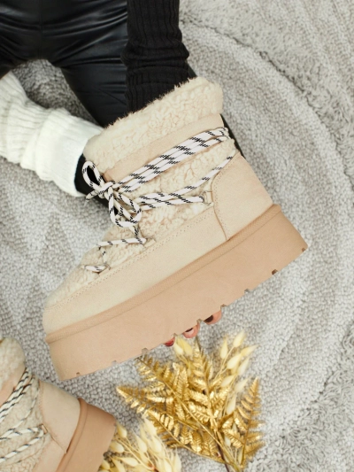 Ženski škornji a'la snežni čevlji Danira