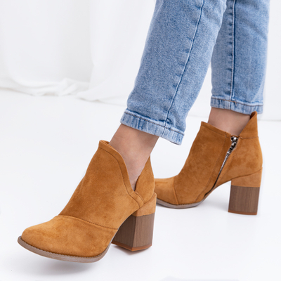 Damskie botki z wycięciami w kolorze camel Plinara - Obuwie