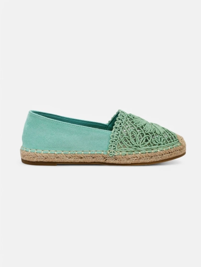 Royalfashion Ženske espadrile Verela so izdelane iz prijetnega ekološkega velurja in tkaninskega podplata. Ravna podloga, okrašena z jutenim vrvico, zagotavlja udobje. Popoln dodatek k poletnim obla?