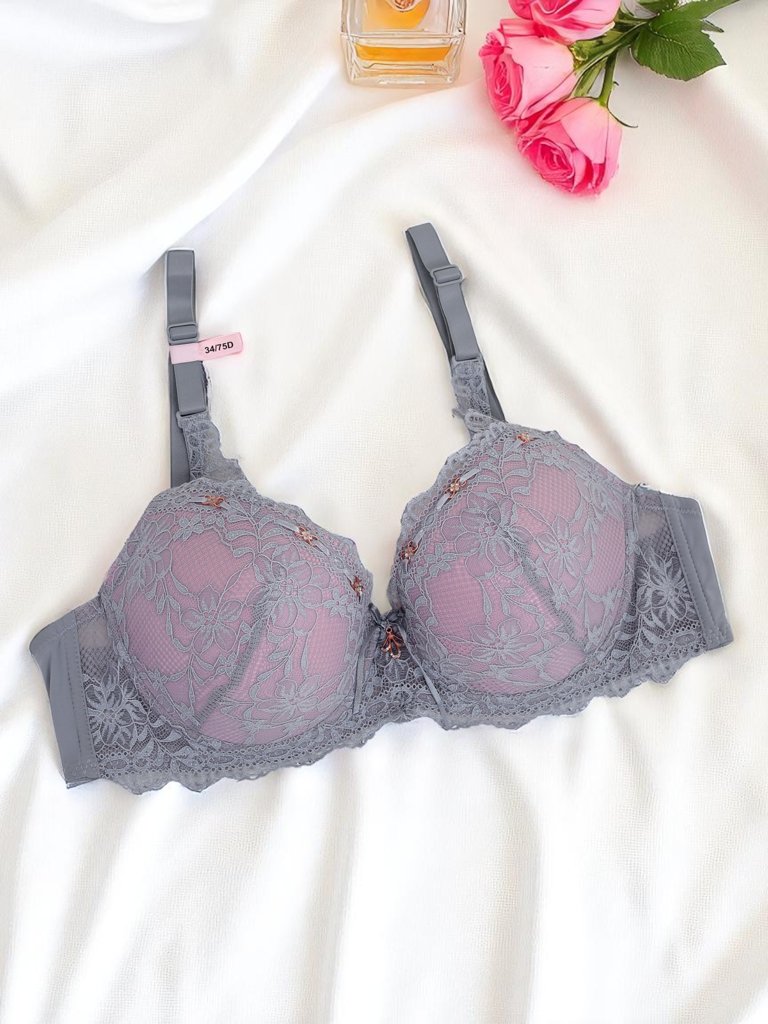 Royalfashion Ženski podložen čipkast nedrček Delicate Grace