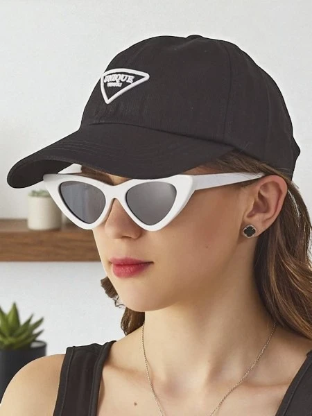 Royalfashion Kapa s všitkom Flash Cap