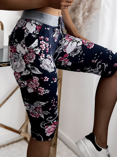 Royalfashion Ženske kratke hlače 3/4 dolžine v mornarsko modri in roza barvi PLUS SIZE