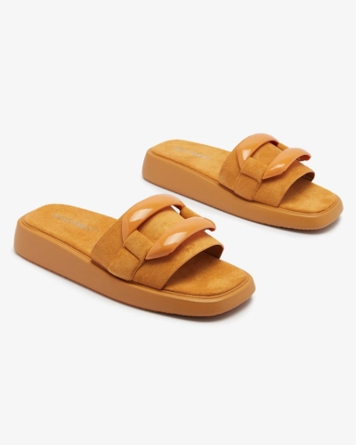 Royalfashion Brązowe klapki damskie z eko-zamszu Omve