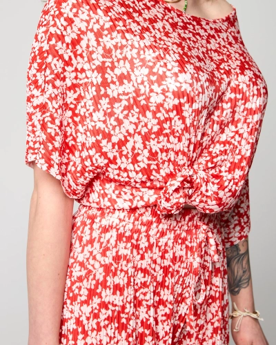 Royalfashion Czerwony damski plisowany komplet w kwiatki