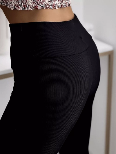 Royalfashion Ocieplane czarne damskie prążkowane legginsy