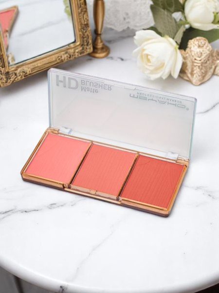 Paleta s 3 odtenki mat rdečila za lica, barva Cool Rose