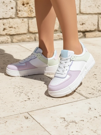 Ženski športni copati Lycaste bež iz ekološkega usnja z ravnim podplatom