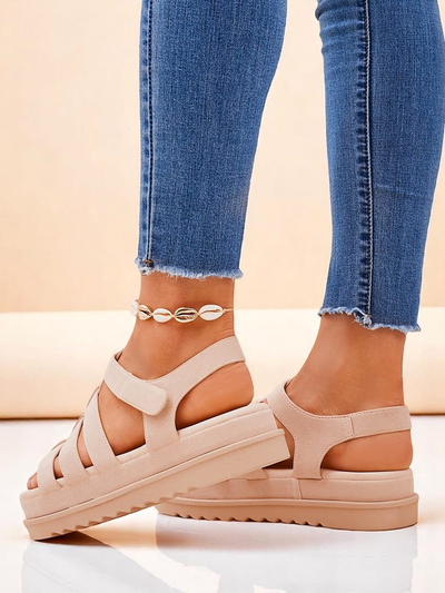 Sandali Royalfashion - Bež semiš Caligae na platformi - Idealni za poletje in pomlad