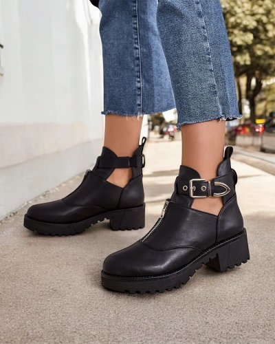 Damskiirabota s boti na stila na Komowi na Royal Fashion