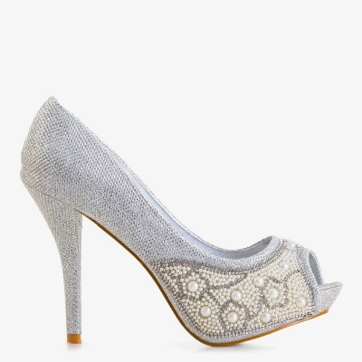 OUTLET Srebrne damskie błyszczące szpilki z cyrkoniami i perełkami Mira - Obuwie