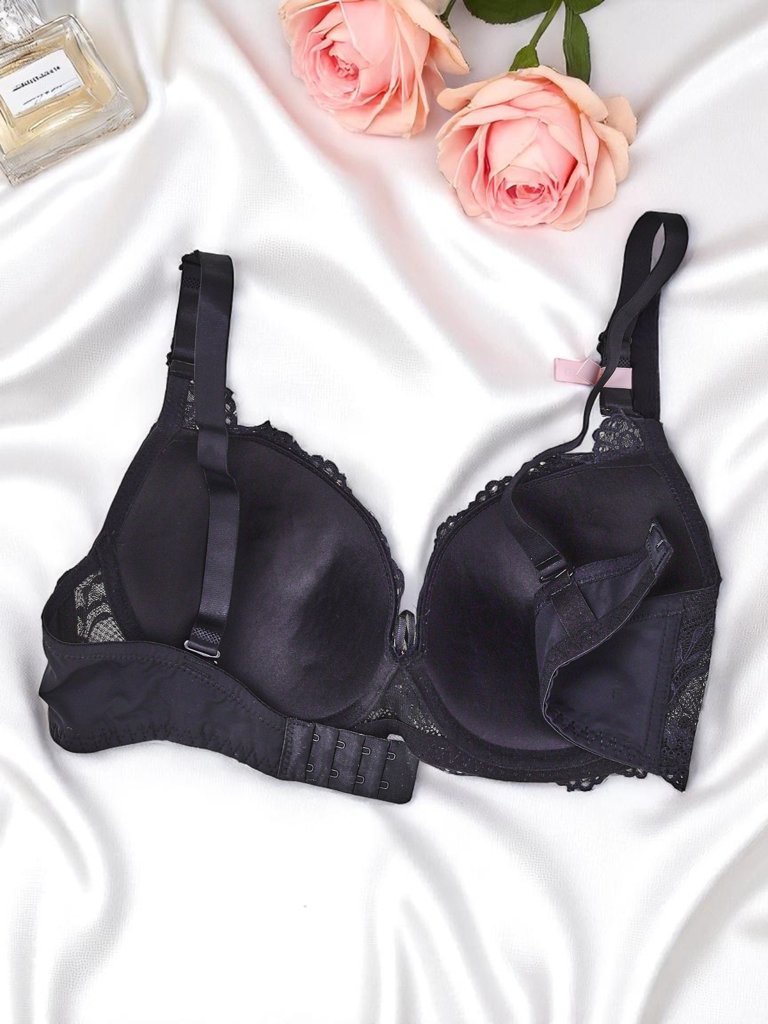 Royalfashion Ženski podložen čipkast nedrček Delicate Grace