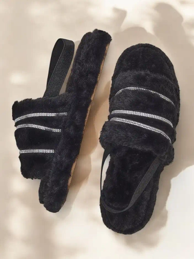 Royalfashion Ženske krznené papuče s rhinestones Ferrems