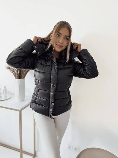 Royalfashion Črna ženska prešita jakna s kapuco