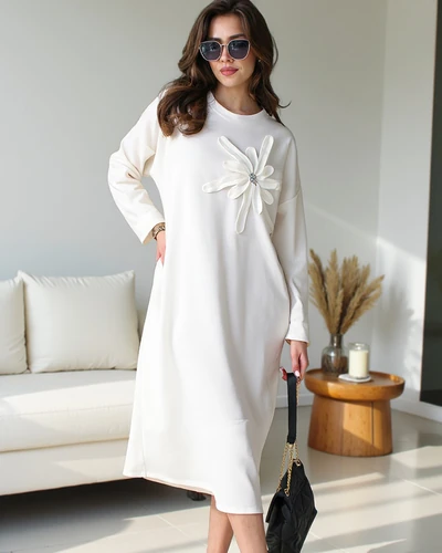 Royalfashion Ženska midi obleka iz oversize blaga s cvetjem