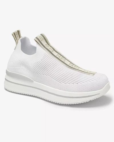 Royalfashion Wsuwane buty sportowe damskie z napisami w kolorze białym Cerppa