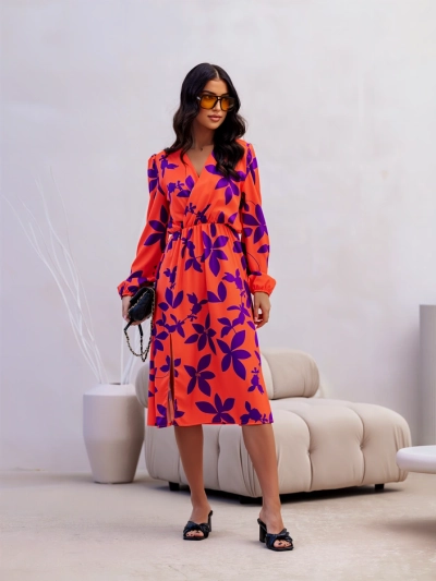 Royalfashion Ženska midi obleka z velikimi cvetovi, ovitim ovratnikom in razporkom