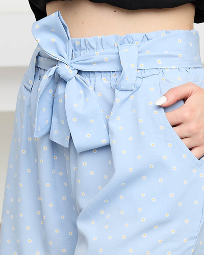 Royalfashion Niebieskie wzorzyste damskie materiałowe krótkie spodenki w kwiaty
