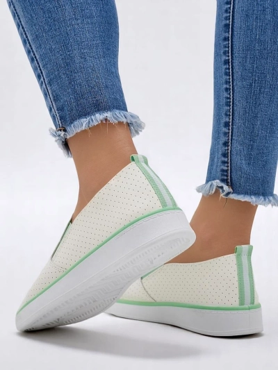 Royalfashion Ženske perforirane slip-on čevlje Kassias