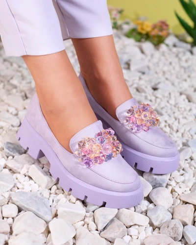 OUTLET Royalfashion Fioletowe damskie mokasyny z kolorowymi kryształkami Crystal Glam