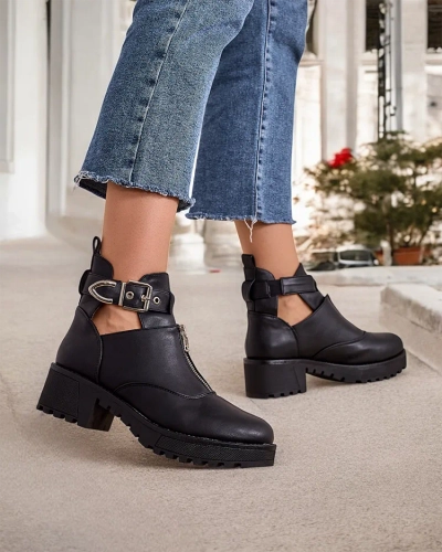 Damskiirabota s boti na stila na Komowi na Royal Fashion