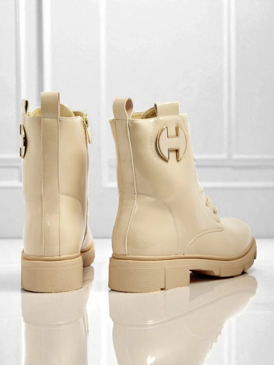 Lakirani ženski gležnarji s vezalkami Kalen