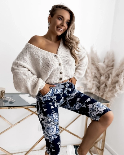 Royalfashion Ženske 3/4 kratke hlače mornarsko modre barve s cvetličnim vzorcem PLUS SIZE