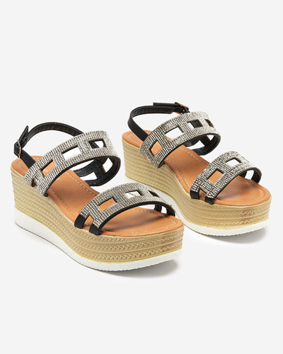 Royalfashion Czarne damskie sandały z cyrkoniami na koturnie Masewi