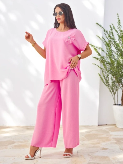 Royalfashion Ženska kratkoročnica s dekorativnim cvetom in širokimi hlačami