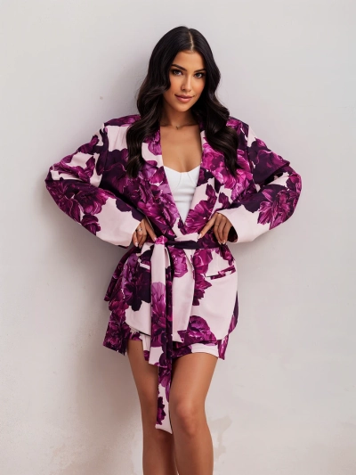 Royalfashion Ženski cvetlični set z zavezanim blejzerjem in kratkimi hlačami