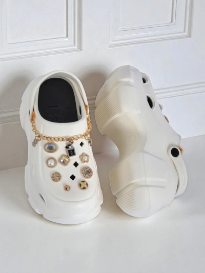 Sandale Caligae Aurelia Bianca z okraski chain v glamur stilu