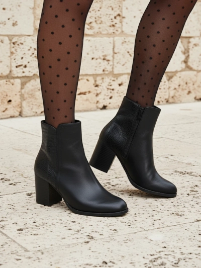 Ġar-Royalfashion Stivali tal-ġlekk għan-Nisa fuq poste Abinom