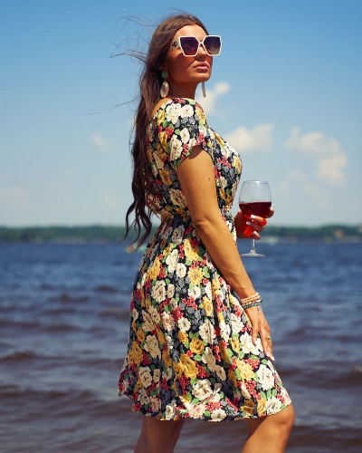 Royalfashion Kwiecista damska sukienka mini a'la hiszpanka w kolorze czarnym