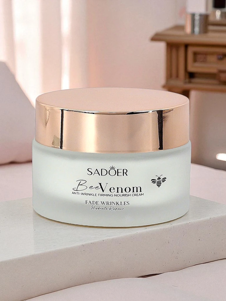 Sadoer Venusta BeeVenom Vlažilna Krema Proti Gubam 50g za Vsako Kožo