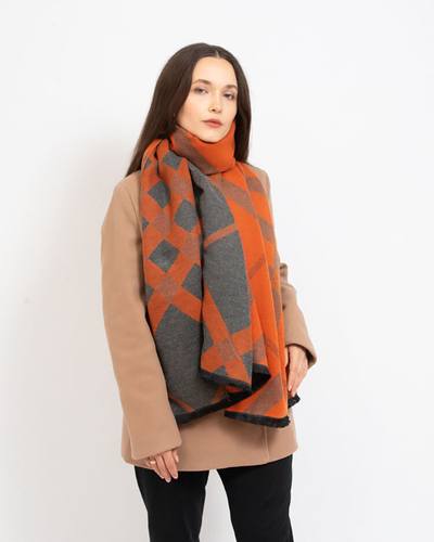 Royalfashion Sivo-oranžni ženski lahki šal s potiskom