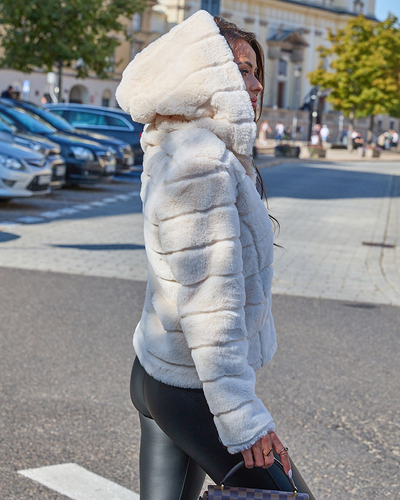 Royalfashion Kremna jakna iz imitacije krzna za ženske