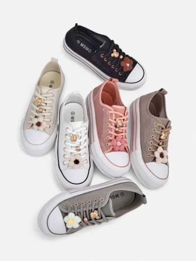 Royalfashion Ženske perforirane tenisice z okrasnimi elementi Osdo