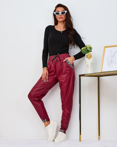 Royalfashion Ohlapne ženske hlače iz eko usnja v bordo barvi