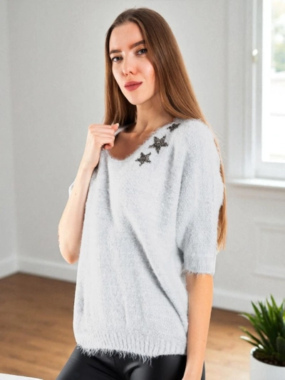 Royalfashion Jasnoszary sweter z gwiazdkami