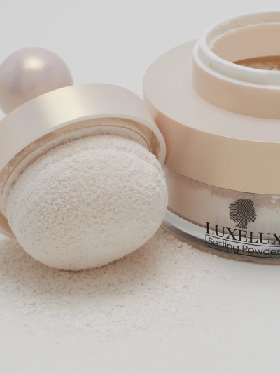 Luxelux Loose Powder z gobico za obraz 01 13,5 g