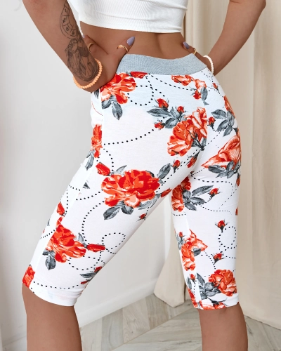 Royalfashion Kwiatowe spodenki damskie 3/4 w kolorze biało- czerwonym PLUS SIZE